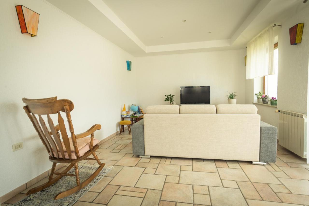 Apartment Ajdi Ajdovscina Ngoại thất bức ảnh